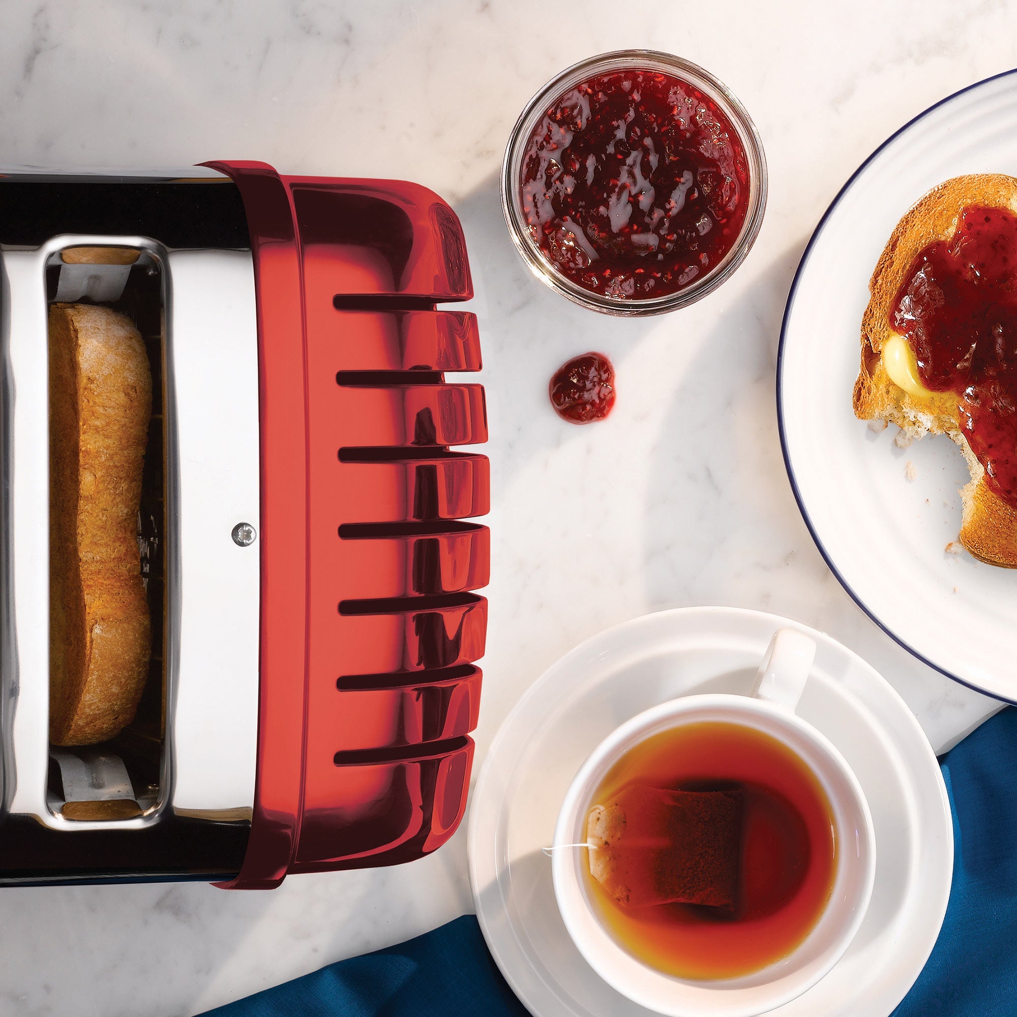 Dualit 2 Slice NewGen Toaster in Red (27151)