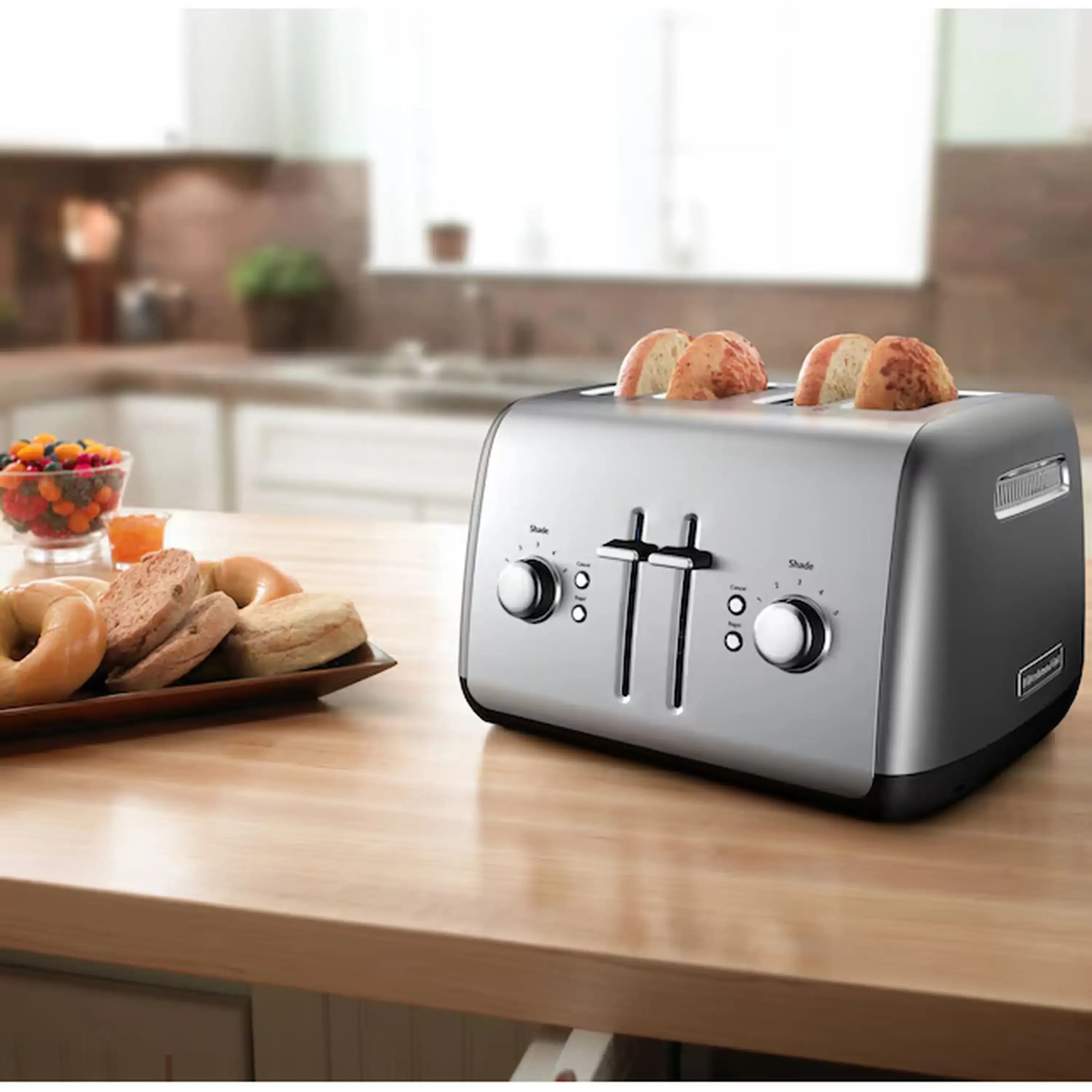 KitchenAid 4 Slice Toaster with Manual Lift Lever in Contour Silver (KMT4115CU)