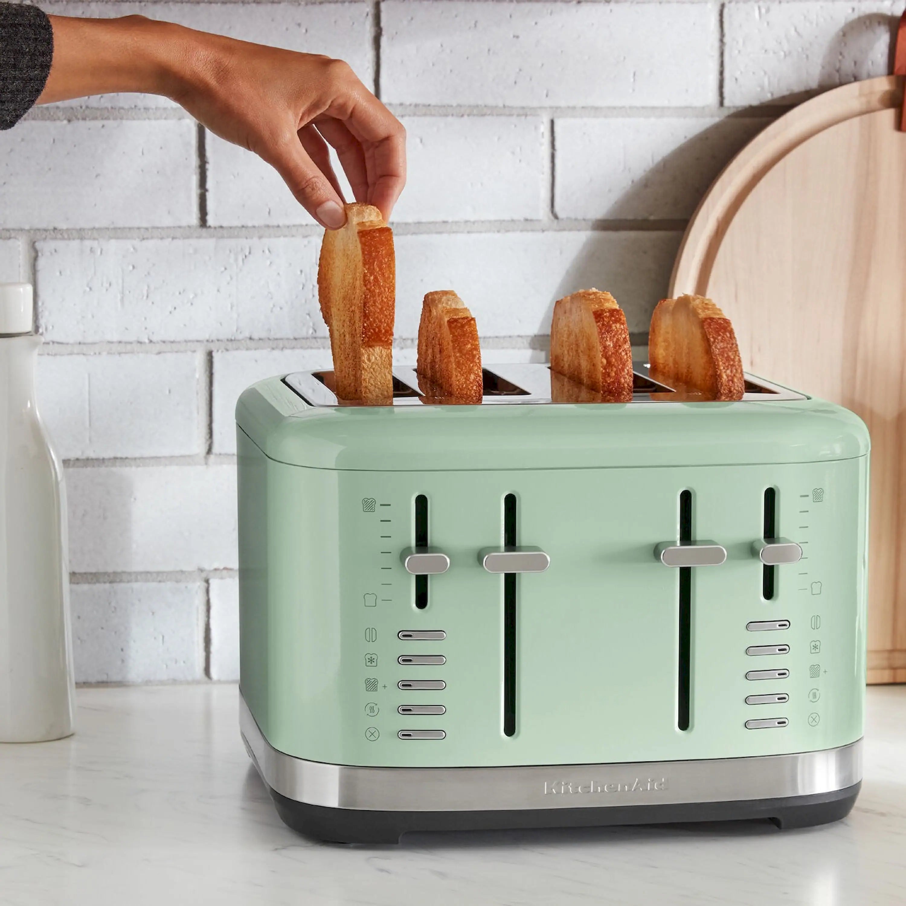 KitchenAid 4 Slice Toaster in Pistacchio (KMT4109PT)