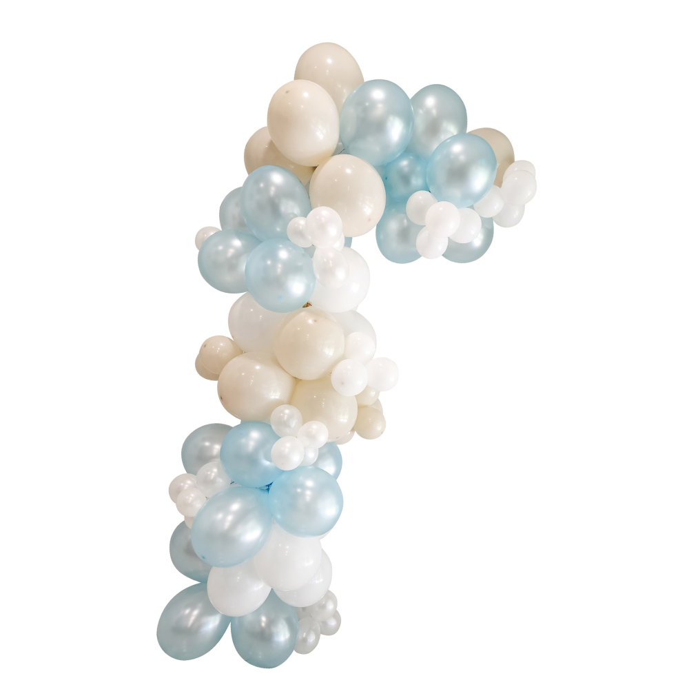 Blue, beige and white ballon garland. 